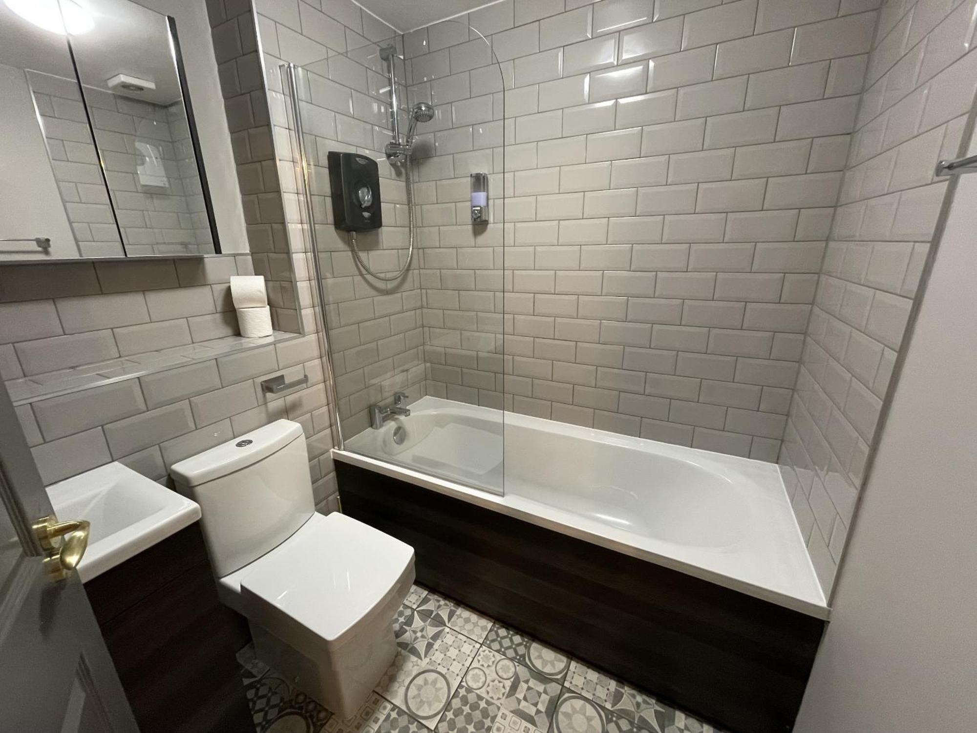 No24 - 2-Bed Boutique Apartment - Hosted By Hutch Lifestyle Leamington Spa Kültér fotó