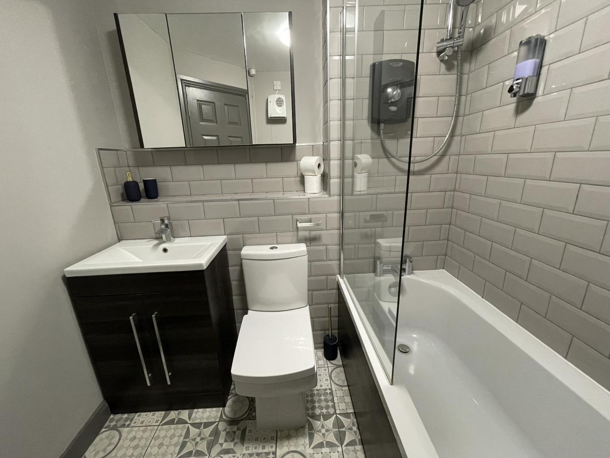 No24 - 2-Bed Boutique Apartment - Hosted By Hutch Lifestyle Leamington Spa Kültér fotó