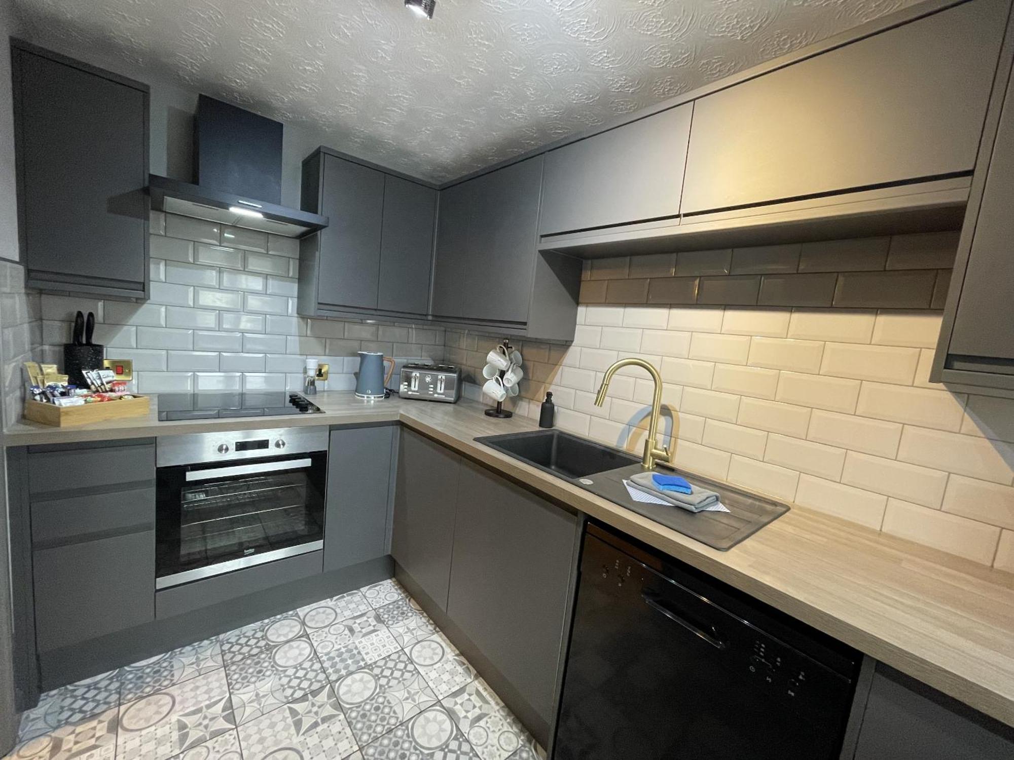 No24 - 2-Bed Boutique Apartment - Hosted By Hutch Lifestyle Leamington Spa Kültér fotó