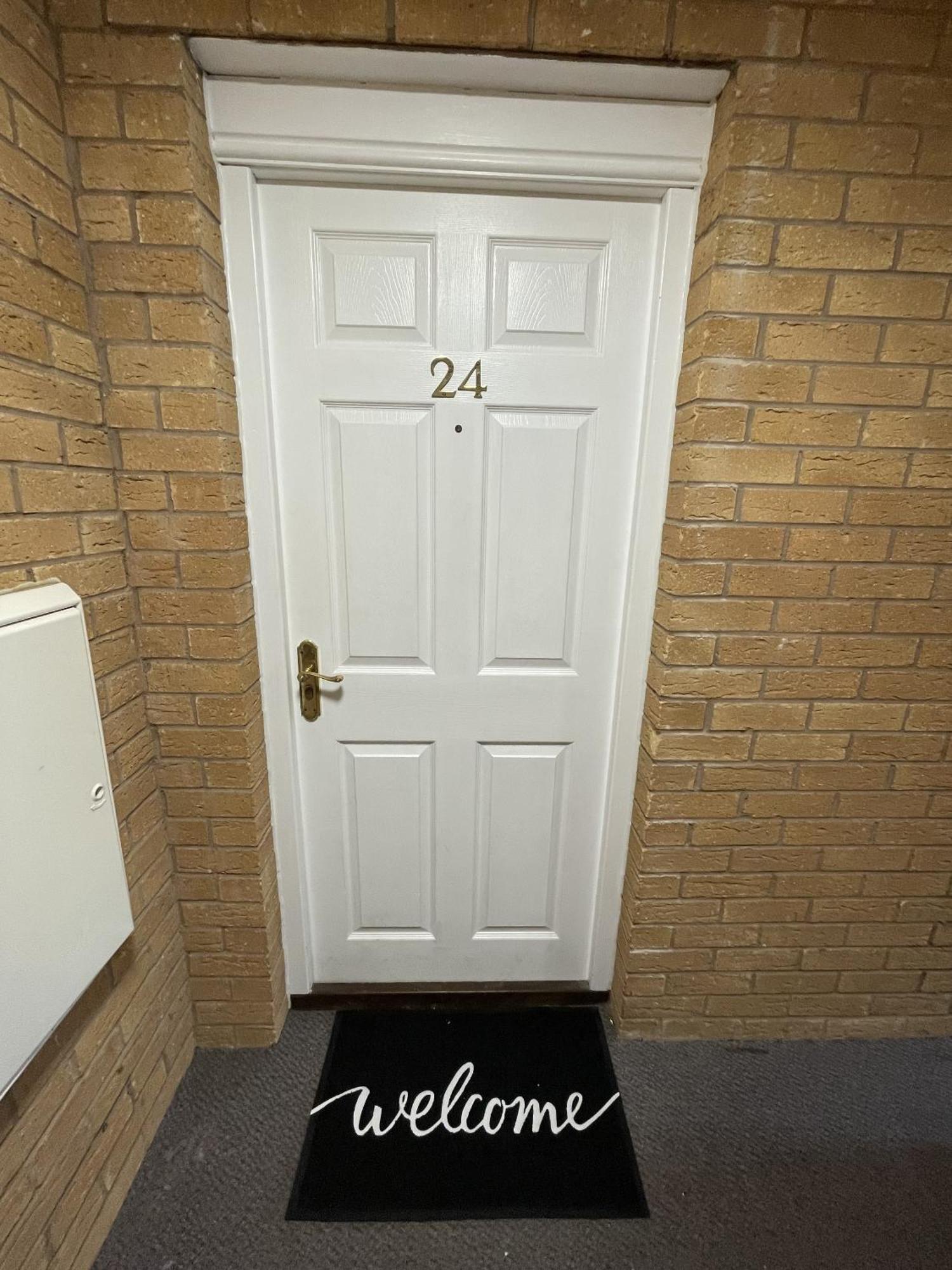 No24 - 2-Bed Boutique Apartment - Hosted By Hutch Lifestyle Leamington Spa Kültér fotó